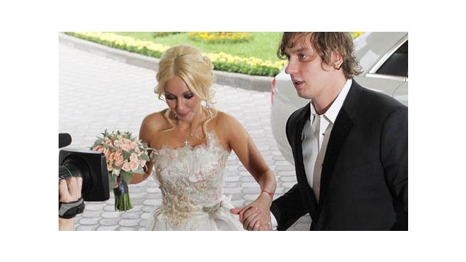 Свадьбу Леры Кудрявцевой с хоккеистом Макаровым праздновали с размахом и со слезами