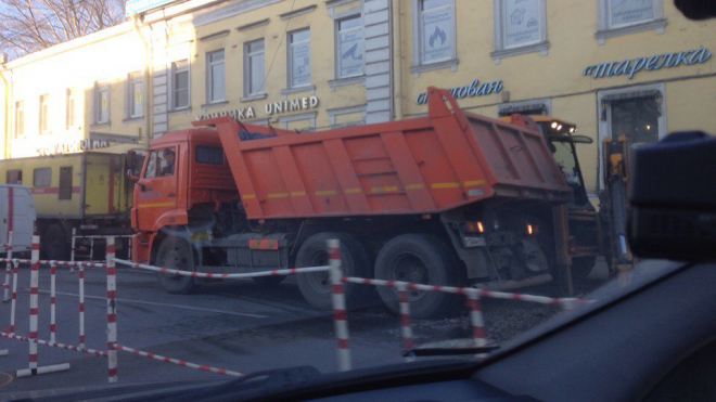 На Измайловском проспекте прорвало трубу. Дома остывают