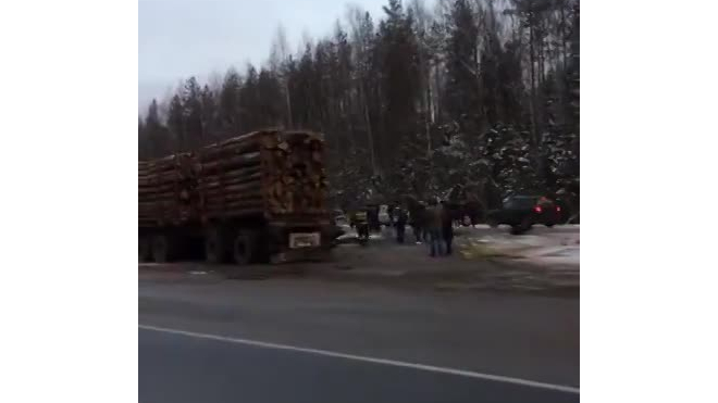 Появилось видео с места смертельного ДТП со школьным автобусом в Коми