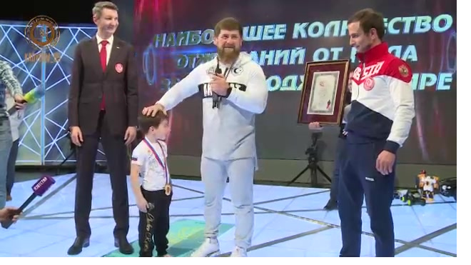 Кадыров присвоил 5-летнему мальчику,установившему 6 Мировых рекордов по отжиманию, звание Почетного Гражданина Чечни