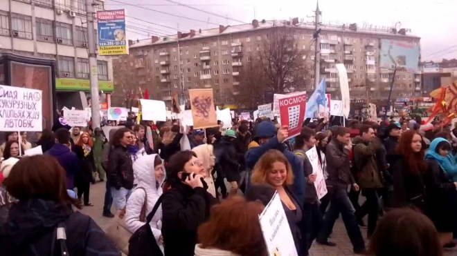 В Новосибирске завершилась первомайская "Монстрация"