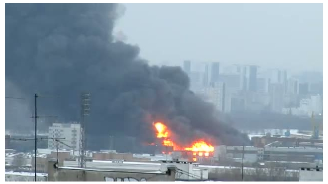Серьезный пожар в Москве – горит склад медикаментов