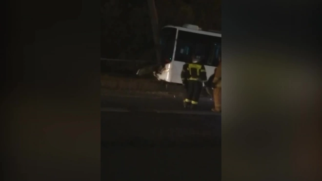 На Волковском проспекте пострадали 6 пассажиров автобуса из-за ДТП