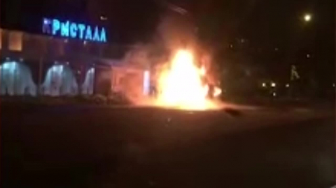 В центре Кемерово дотла выгорел маршрутный ПАЗ