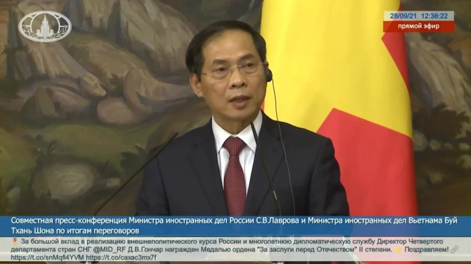Глава МИД Вьетнама поблагодарил Россию за "Спутник V"