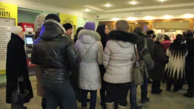 Десятирублевые билеты в кассах Петербурга расхватали за час, но они есть у спекулянтов