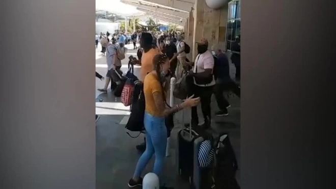 Полиция мексиканского Канкуна проверяет информацию о стрельбе в аэропорту