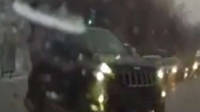Видео из Воронежа: только купленный в салоне Jeep превратил в хлам ВАЗ на глазах у ДПС