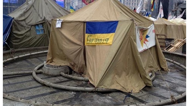На киевском Майдане участники самообороны устроили кровопролитие. Есть жертвы