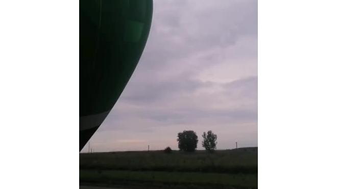 Проезд на Таллинском шоссе перекрыл воздушный шар