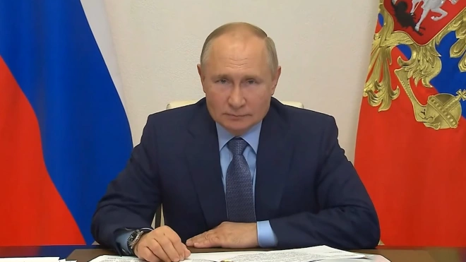 Путин согласился объявить нерабочими дни с 30 октября по 7 ноября