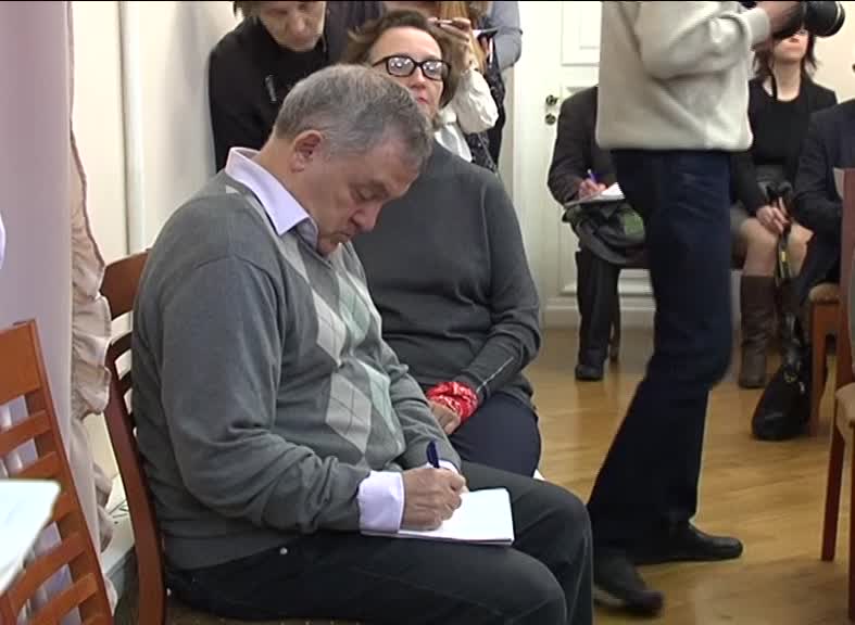 Юбилей Петропавловского собора в Новом Петергофе, "Воображаемый музей" Михаила Шемякина, Фестиваль Сергея Курехина - в обзоре культурных событий Петербурга
