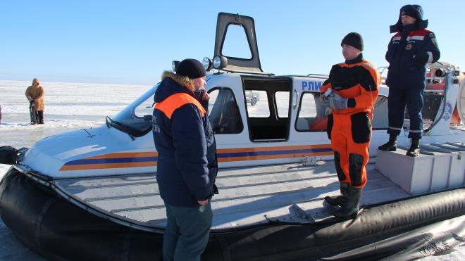 В Ленобласти спасатели напомнили об опасности выхода на лед 