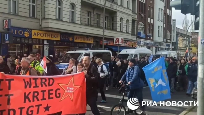 В Берлине прошел пасхальный марш против поставок оружия Украине