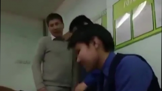 Видео беспредела из Якутии: Ученик оскорбил и избил учителя во время урока