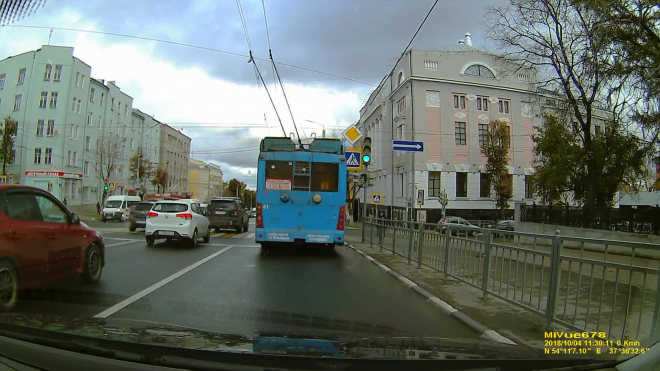 Всем левый запрещен, но полиции можно