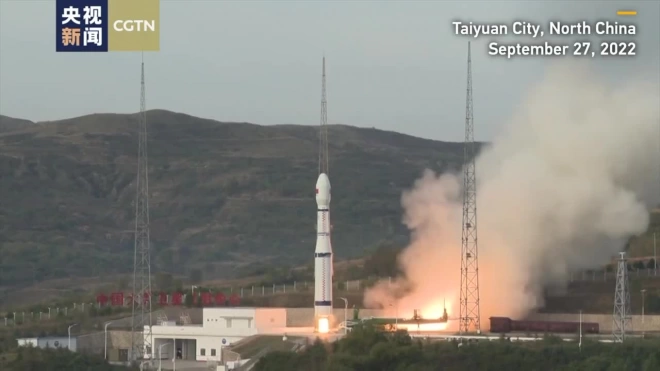 Китай успешно вывел на орбиту три новых исследовательских спутника Shiyan