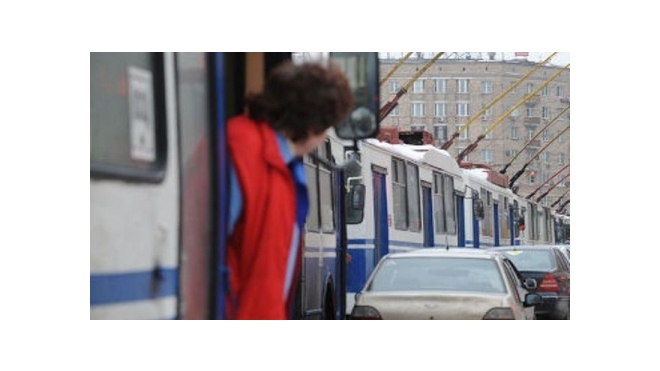 В Петербурге в ДТП столкнулись бетоновоз и троллейбус с пассажирами