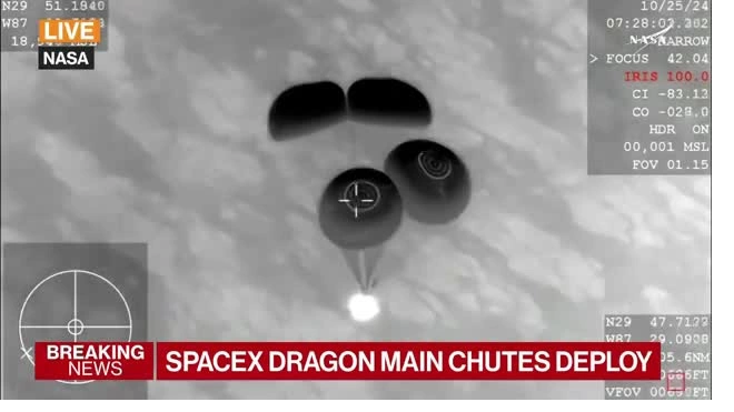 Корабль Crew Dragon с российским космонавтом вернулся на Землю