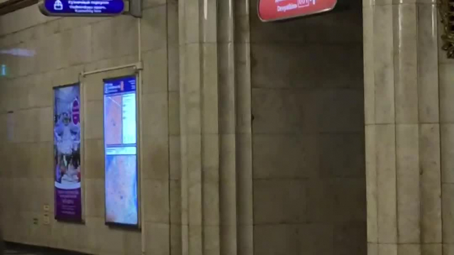 Видео: "Достоевскую" открыли через час после начала проверки 