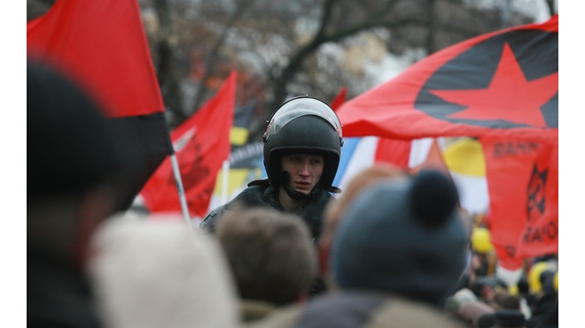 Сотрудники полиции гарантируют порядок на митинге в Петербурге