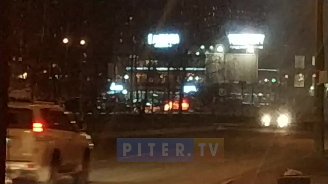 Видео: на Байконурской сгорел автомобиль 