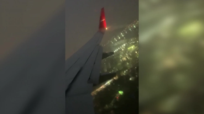 В самолет "Уральских авиалиний" ударила молния во время рейса в Сочи