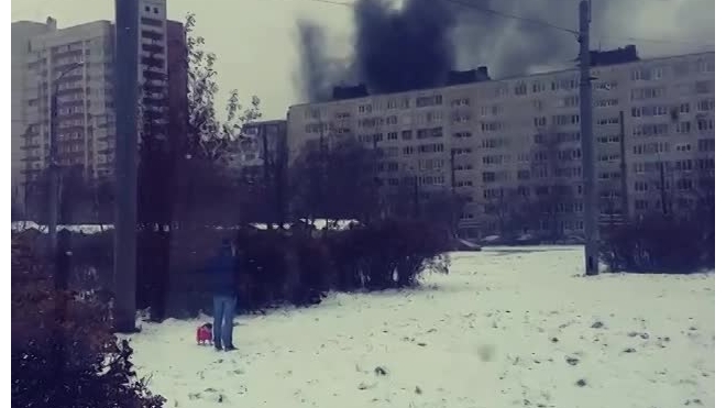 На проспекте Солидарности горел многоэтажный дом: появилось видео