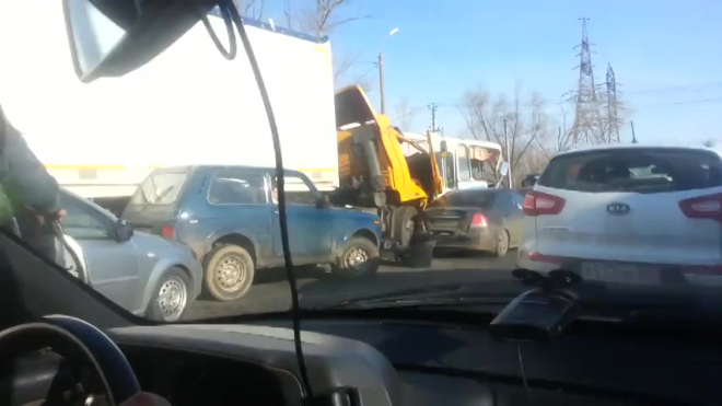 Видео из Жигулевска Самарской области: В массовой аварии 14 автомобилей есть пострадавшие