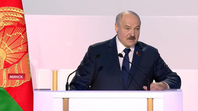 Лукашенко заявил об обсуждении в США "мифической угрозы с востока"
