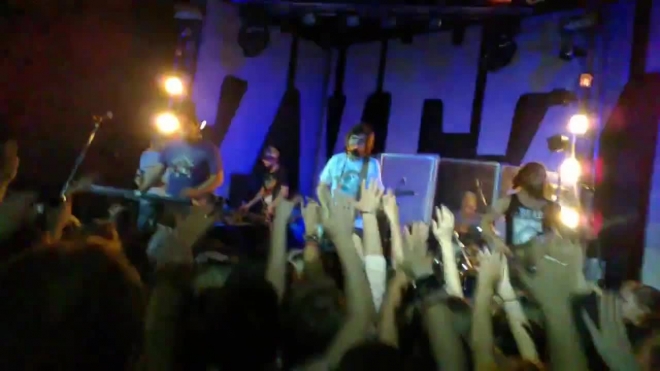 Концерт Noize MC в Самаре прервали люди в масках с автоматами, они искали наркотики