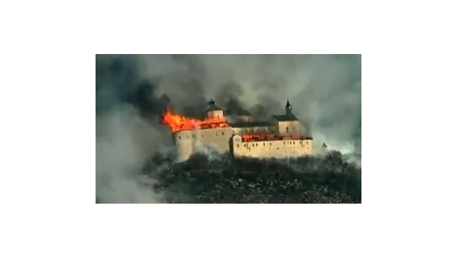 В Словакии сгорел старинный замок Красна Гуорка