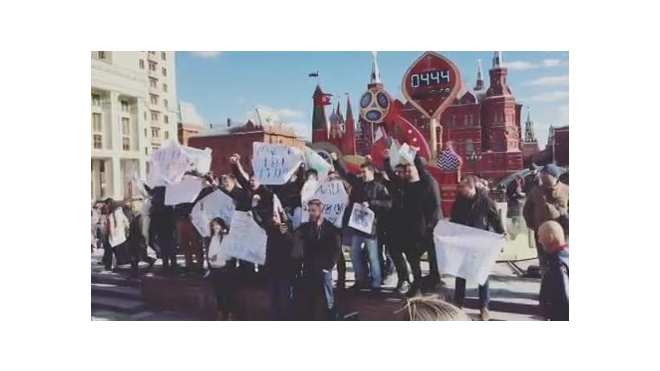 Видео и фото с митинга в Москве. Навальный был задержан полицией