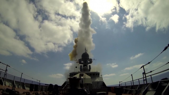 Появилось крутое видео удара кораблей Черноморского флота по террористам в Сирии