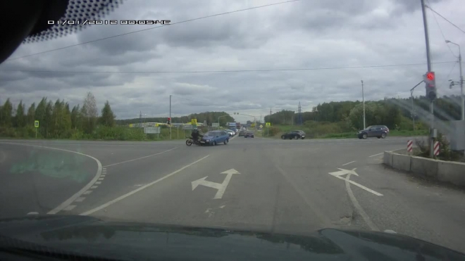 В Москве на Старом Симферопольском шоссе произошло жесткое ДТП с участием байкеров