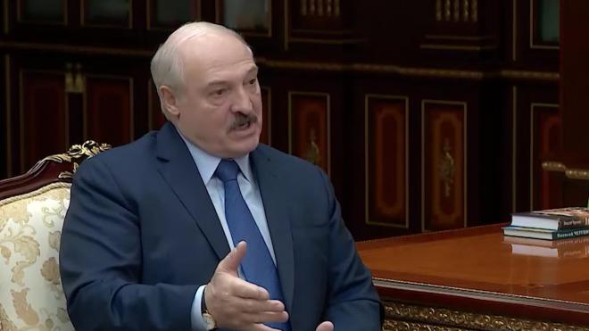 Лукашенко заявил, что ЕС и США не помогли Белоруссии в борьбе с коронавирусом