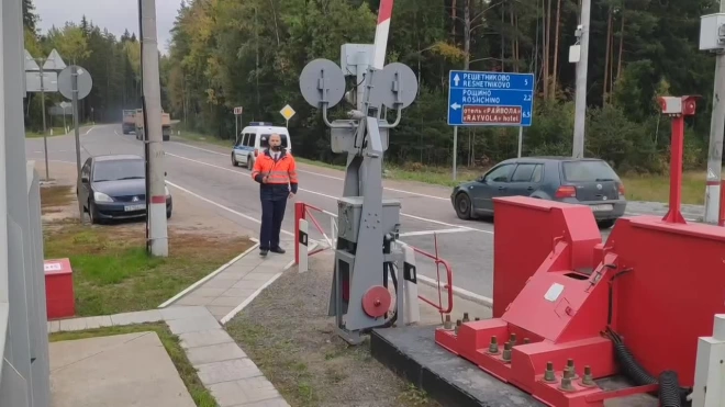 Железнодорожники ОЖД провели стрим по безопасности с переезда в Ленобласти