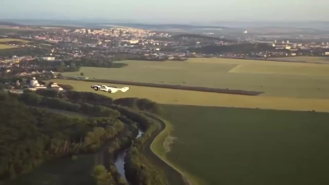 Летающий автомобиль словацкого инженера совершил первый полет на 80 километров