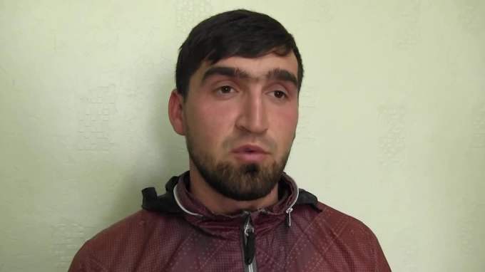 Суд в Самаре выдворил из РФ иностранца, кинувшего фруктом в пожилого мужчину