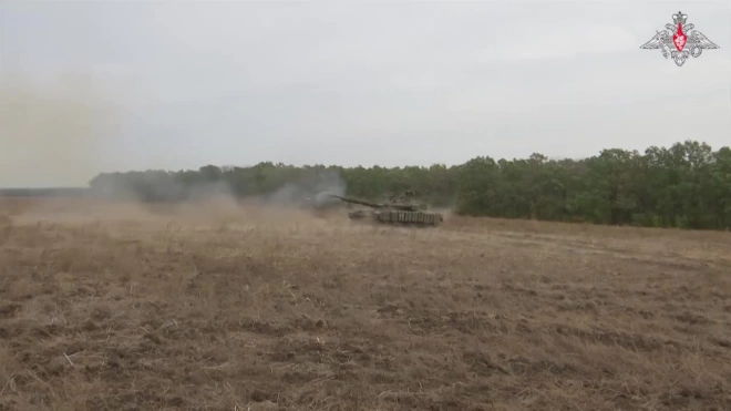 Минобороны показало кадры боевой работы танкистов ЗВО на Купянском направлении