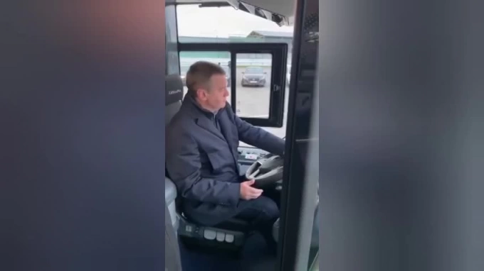 В Петербурге протестировали новый электробус "Синара"