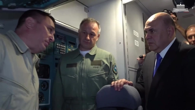 Мишустин осмотрел салон самолета Ту-214