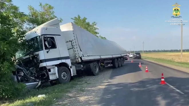 Очевидцы сняли момент аварии на Кубани, в которой погибла семья из пяти человек