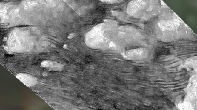 NASA запостило видео ужасающих ледяных гор на спутнике Сатурна