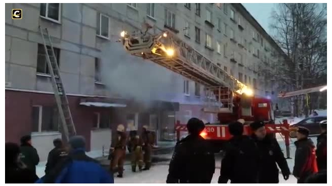 Петрозаводск: при пожаре в жилом доме пострадало несколько человек (ВИДЕО)