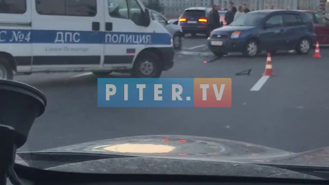 На Пироговской набережной произошло массовое ДТП