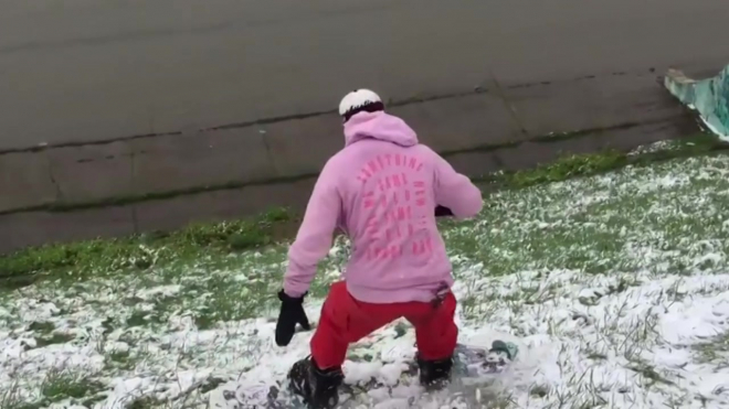 Необычное видео из Кемерово: сноубордист прокатился по набережной