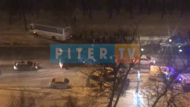 На Таллинском шоссе произошло ДТП с участием автобуса и нескольких легковушек