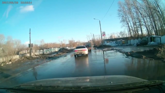 В Омске на «встречку» вылетела машина с номерами ААА   