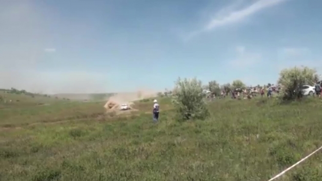 Смертельное видео из Украины: На ралли в Николаеве под колесами гоночного авто погиб зритель